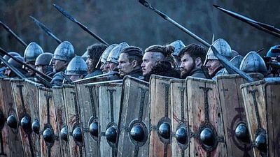 Imagem da notícia Uma epopeia histórica brutal disponível na Netflix: Imperdível para fãs de Game of Thrones, Vikings e outros!