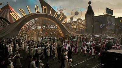 Imagem da notícia Para ver com a família: Dirigido por Tim Burton, este filme revisita um clássico da sua infância