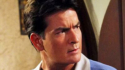 Imagem da notícia “Não queria prejudicar o homem”: Two and a Half Men 2.0 foi alterado para Charlie Sheen porque o personagem o lembrava muito seu passado