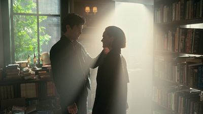 Imagem da notícia Quase esquecemos que ela existia, mas falta apenas um mês para que uma das séries mais viciantes da Netflix diga adeus para sempre