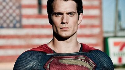 Imagem da notícia "Por que não podemos fazer isso?": Há 13 anos, Henry Cavill insistiu neste detalhe sobre o físico do Superman
