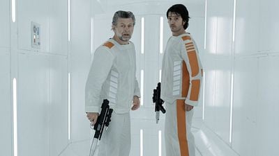 Imagem da notícia Roteirista de Star Wars sobre o risco das franquias: "Seu impulso é abrir a caixa de brinquedos e brincar com todos"