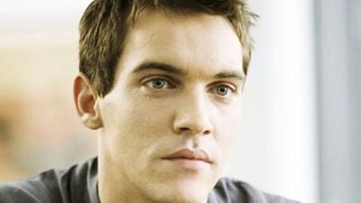 Imagem da notícia Ele estrelou ao lado de Scarlett Johansson em Match Point e Tom Cruise em Missão Impossível: O que aconteceu com o ator Jonathan Rhys Meyers?