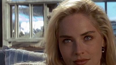 Imagem da notícia "Ela está no filme": Um dos filmes mais escandalosos da década de 1990 está sendo refeito – e promete trazer de volta a icônica personagem principal