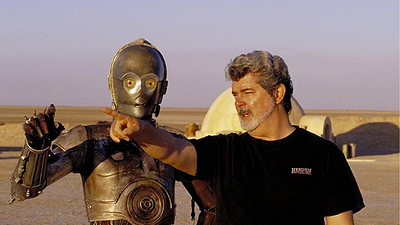 Imagem da notícia George Lucas saiu para jantar com sua esposa em Los Angeles e viu centenas de pessoas em fila: Elas estavam esperando para assistir a Star Wars e ele havia se esquecido disso
