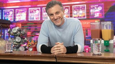 Festas, juventude paulistana e conteúdo proibido para menores: Descubra qual foi o primeiro programa de Luciano Huck na TV