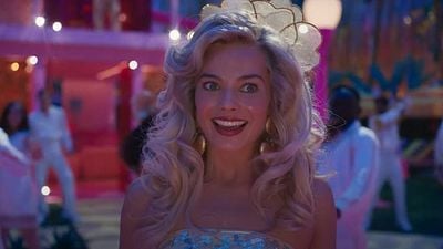 Imagem da notícia Barbie dá socão e tem crise existencial: Com novo trailer, aventura de Margot Robbie promete ser o filme do ano