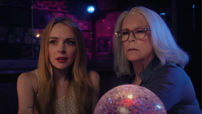 Imagem da notícia Jamie Lee Curtis pediu especificamente aos roteiristas de Sexta-Feira Muito Louca que zombassem de sua idade