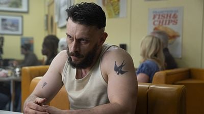 Imagem da notícia "Fisicamente exaustivo": Criador de Bebê Rena comenta cena brutal que definiu o trágico destino de um dos protagonistas no final chocante de sua nova minissérie Pela Metade
