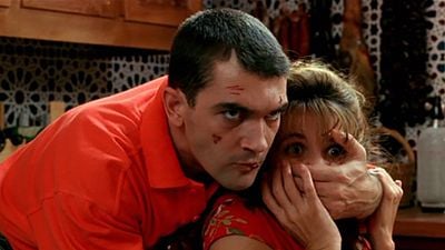 Imagem da notícia Há 37 anos, Pedro Almodóvar não se entendeu com um dos melhores compositores da história: "Fez com que eu não fosse muito com a cara dele"