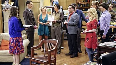 Imagem da notícia O lendário astro de Batman fez uma aparição em The Big Bang Theory: Ele achou a cena extremamente difícil