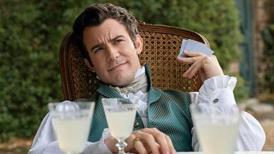 Imagem da notícia Luke Thompson revela como a bissexualidade de seu personagem impacta a 4ª temporada de Bridgerton: "O sexo tem sido uma força"