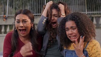 Imagem da notícia Você não percebeu, mas cena eletrizante de Três Graças se inspirou em um dos trechos mais famosos e influentes da história do cinema