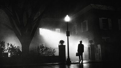 Imagem da notícia Décadas após sua estreia, O Exorcista continua sendo um dos filmes mais aterrorizantes da história: Isso se deve ao filme que inspirou seu diretor