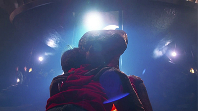 Imagem da notícia Steven Spielberg explica, 44 anos depois, o que acontece com Elliott após o final de E.T. - O Extraterrestre: "Eles nunca mais se veem, mas..."