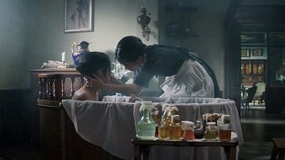 Imagem da notícia É uma das cenas mais eróticas do cinema e foi gravada à distância: Diretor fez proibições no set