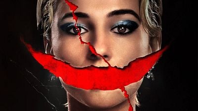 Imagem da notícia Qual é a conexão entre Sorria 2 e o primeiro filme? Cena de abertura sangrenta marca o retorno da maldição
