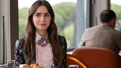 Imagem da notícia A estrela de Emily em Paris, Lily Collins, tem um pai mundialmente famoso! Você sabe quem ele é?