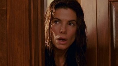 Imagem da notícia "Eu devia aparecer pelada em todos os meus filmes": 15 anos atrás, essa comédia romântica com Sandra Bullock foi sucesso com nudez sem ser sexy