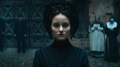 Imagem da notícia Você adora Bridgerton e The Crown? Então essa série histórica, disponível no streaming, pode ser a próxima maratona perfeita para você