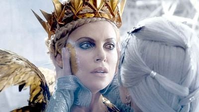 Imagem da notícia Sessão da Tarde hoje (16/12): Filme O Caçador e a Rainha do Gelo desapareceu com personagem importante após escândalo e demissão de atriz!