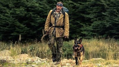 Imagem da notícia "Fiquem tranquilos, o cachorro não morre": Brad Pitt divide os holofotes com ator canino em novo filme de sobrevivência