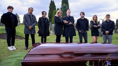 Imagem da notícia Você nem percebeu, mas este ator de Premonição 6 participou de série de ficção científica com 93% de aprovação