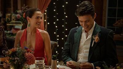 Imagem da notícia "O diabo está nos detalhes": O motivo inusitado que fez diretora de Mensagens para Isabelle paralisar as gravações do novo romance número 1 da Netflix