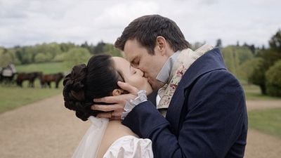 Imagem da notícia Benedict e Sophie vão aparecer nas próximas temporadas de Bridgerton? Showrunner adianta o que esperar do futuro do casal