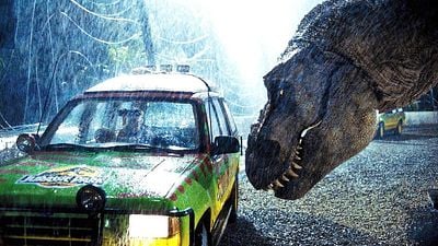 Imagem da notícia Há 33 anos, Steven Spielberg precisou apenas de um copo d'água e uma corda de violão para criar uma das cenas mais tensas da história do cinema