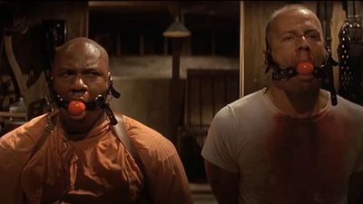 Imagem da notícia Há 4 anos, Quentin Tarantino explicou quem é este misterioso personagem de Pulp Fiction