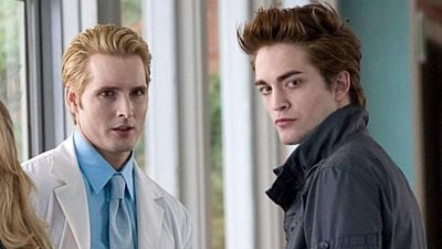 Imagem da notícia Crepúsculo: O detalhe sobre a transformação de Edward Cullen que surpreendeu até Robert Pattinson