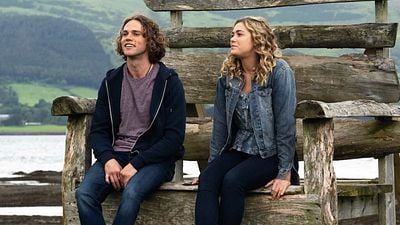 Imagem da notícia Sessão da Tarde hoje (15/09): Filme inédito na TV aberta, Quando Encontrei Você tem estrela de série da Netflix no elenco