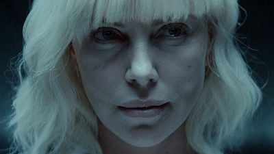 Imagem da notícia Essa é a versão feminina de John Wick: Estilosa, brutal e que entrega uma das melhores cenas de ação de todos os tempos