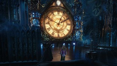 Imagem da notícia No streaming: Uma aventura de fantasia visualmente deslumbrante com Johnny Depp e várias estrelas de Harry Potter