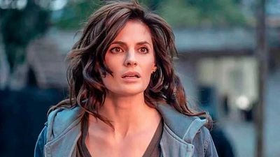 Imagem da notícia Dez anos após ser demitida de Castle, Stana Katic retorna com uma personagem muito semelhante a Beckett