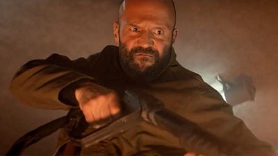 Imagem da notícia É um dos melhores filmes de Jason Statham e vai ganhar sequência: Trailer revela cena chocante com um lança-chamas