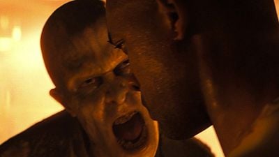 Imagem da notícia Se você pausar Eu Sou a Lenda no minuto 7, verá que o filme de Will Smith previu um dos piores erros da DC
