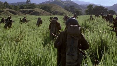 Imagem da notícia É um dos filmes de guerra favoritos de Christopher Nolan e está no streaming: Uma visão única da Segunda Guerra Mundial com um elenco imenso