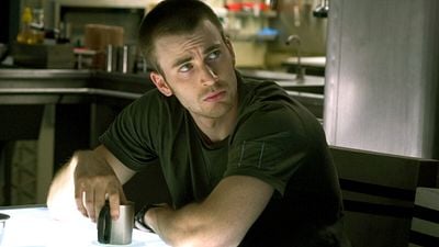 Imagem da notícia "Eu teria uma carreira diferente se as pessoas o tivessem visto": O filme de ficção científica de Chris Evans que fracassou injustamente, mas que considera um de seus melhores trabalhos.