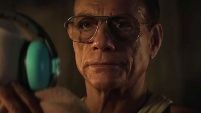 Imagem da notícia Jean-Claude Van Damme luta contra assassinos e ervas daninhas: Confira o trailer da sua nova comédia de ação