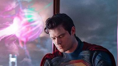 Imagem da notícia "Por que fizeram isso com ele?": Primeira aparição do Superman no novo universo da DC apresenta visão trágica do herói