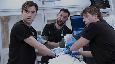 Imagem da notícia "Achei que fosse morrer com isso": Ator de The Pitt chora ao declarar que conseguiu pagar dívida de 80 mil dólares graças à serie