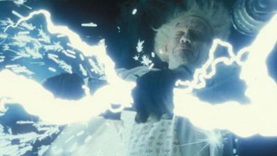 Imagem da notícia Esta cena de 1 milhão de dólares poderia ter mudado o final de De Volta Para o Futuro - e isso salvou o filme
