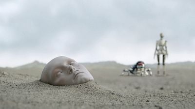 Imagem da notícia Assista hoje à noite: Antonio Banderas brilha neste filme de ficção científica inteligente