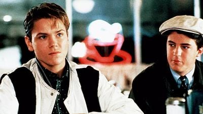 Imagem da notícia "Belo demais para este mundo": Matthew Perry se declarou em seu livro ao amigo River Phoenix, que morreu há exatos 30 anos