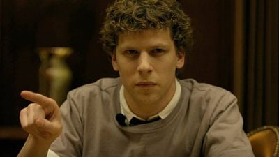 Imagem da notícia "Você não pode fazer isso": Jesse Eisenberg foi proibido de encontrar Mark Zuckerberg antes das filmagens de A Rede Social