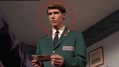 Imagem da notícia Ele estreou há 59 anos como carregador de malas e não apareceu nos créditos, mas se tornou um dos atores mais icônicos da história: Você o reconhece?