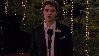 Imagem da notícia Eterno Edward Cullen, Robert Pattinson foi a primeira pessoa que conheceu a história da nova série de Crepúsculo