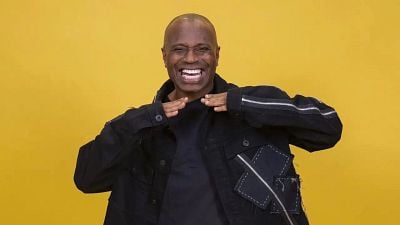 Imagem da notícia BBB 26: Quem é Edilson Capetinha? Participante do reality tem histórico de polêmicas dentro e fora dos campos de futebol